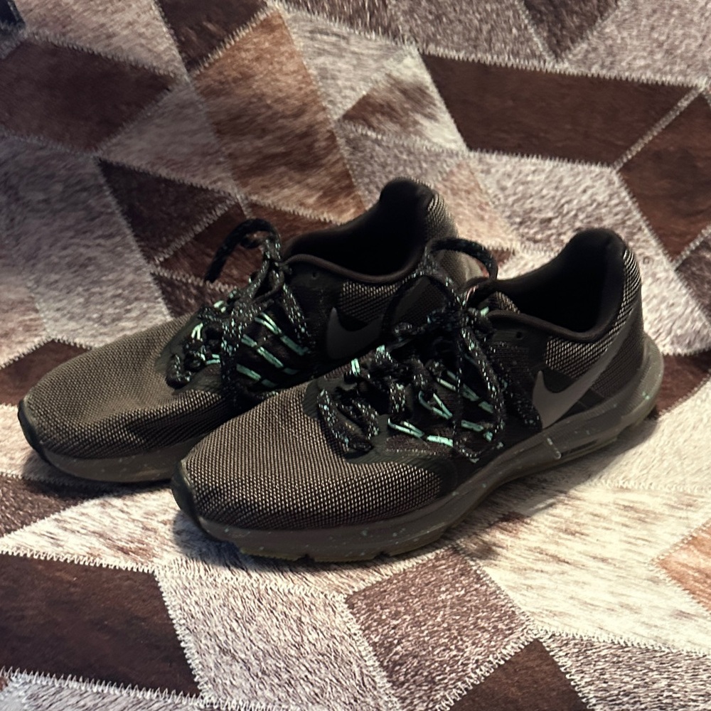 Nike women’s Black and Gray Sneakers